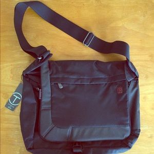 TUMI T-Tech Large Messenger Bag